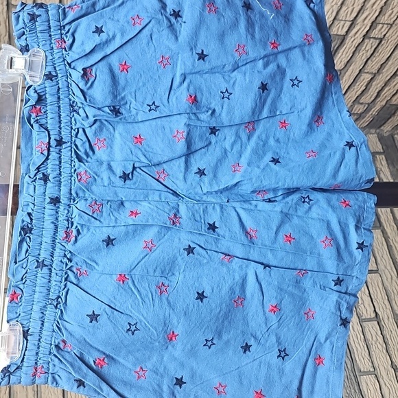 NWT Feeling Festive Ladies Stars Shorts SZ L Red And Blue - Picture 4 of 9